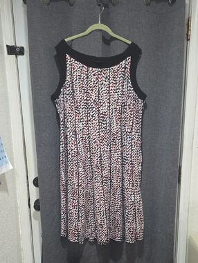 Perceptions Sleeveless Midi Dress in Black, White & Coral